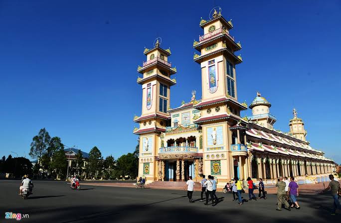 toa-thanh-tay-ninh-kien-truc-doc-dao