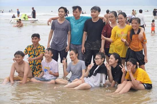khach-hang-thuan-an-du-lich-check-in-vung-tau